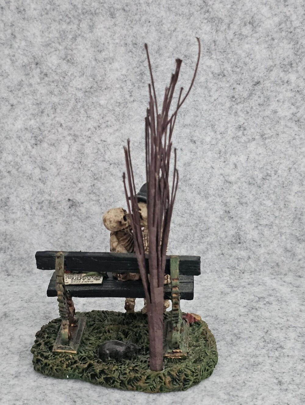 Dept 56 Village Halloween Lot: Kiss of Death, Is This Seat Taken, Rest in Pieces - Picture 5 of 16